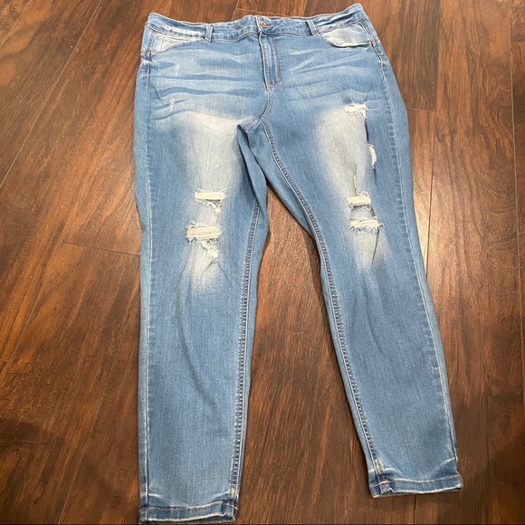 Plus Size Medium Wash Denim Jeans - Picture 2 of 5